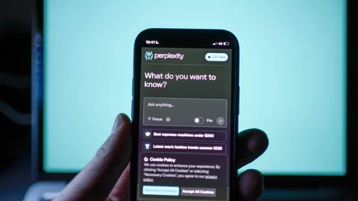 Now You Can Chat With Perplexity AI Chatbot on WhatsApp